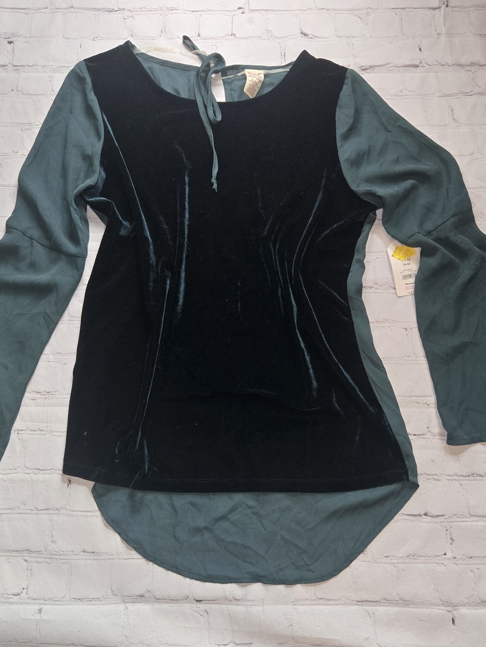 Faded Glory Black Velvet Front Long-Sleeve Top with Teal Sleeves